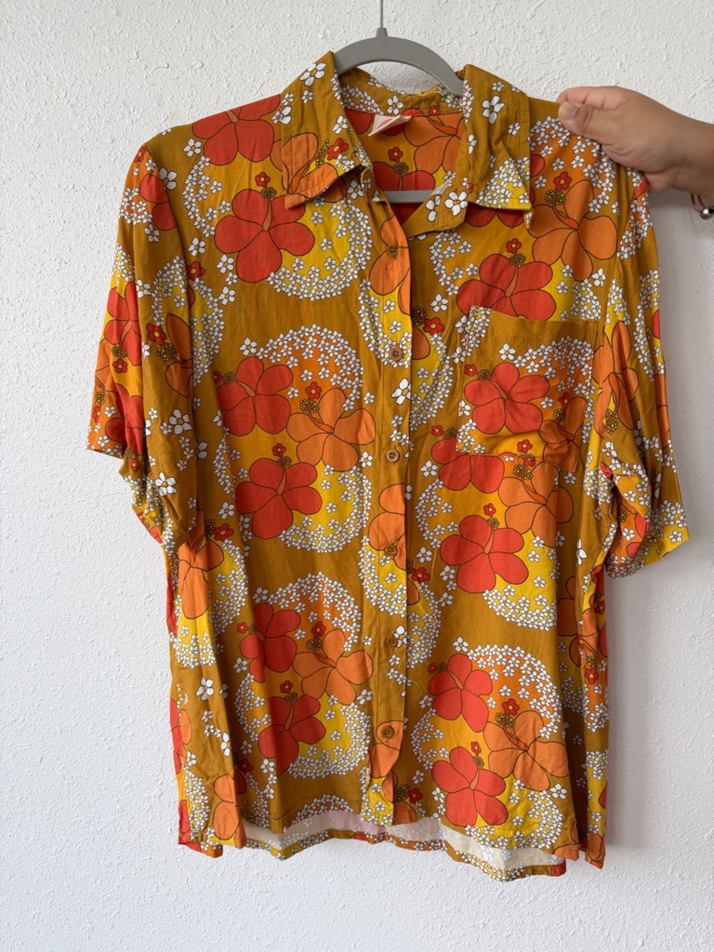 Eternal Summer Hawaii - Women’s Aloha  Vintage-Inspired Floral Button-Up - S